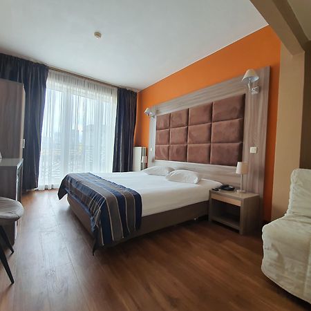 Hotel Midi-Zuid Saint-Gilles Zewnętrze zdjęcie