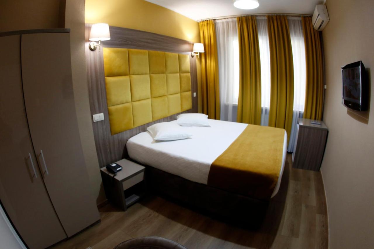 Hotel Midi-Zuid Saint-Gilles Zewnętrze zdjęcie