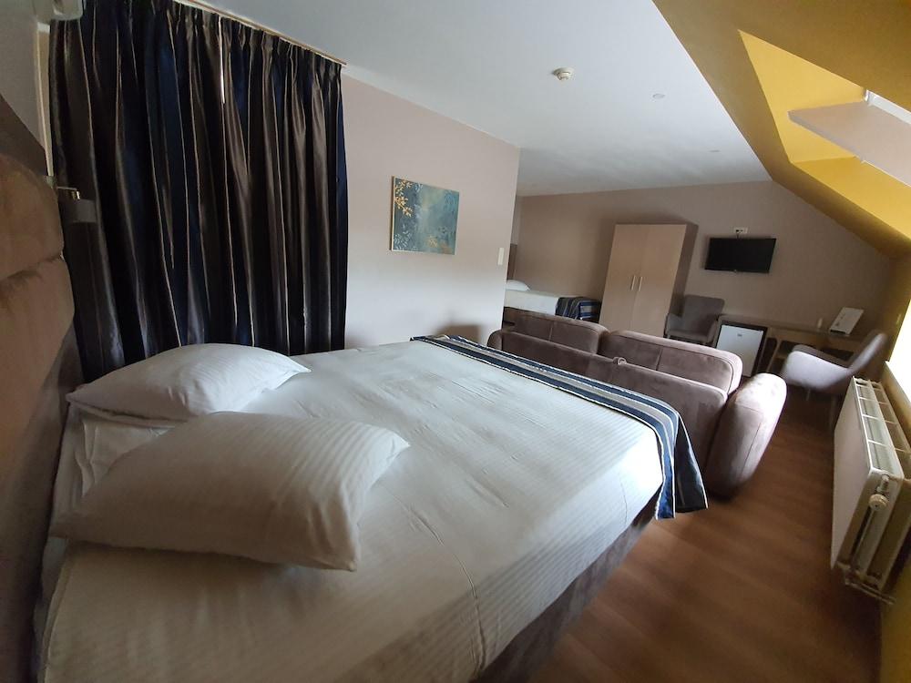 Hotel Midi-Zuid Saint-Gilles Zewnętrze zdjęcie
