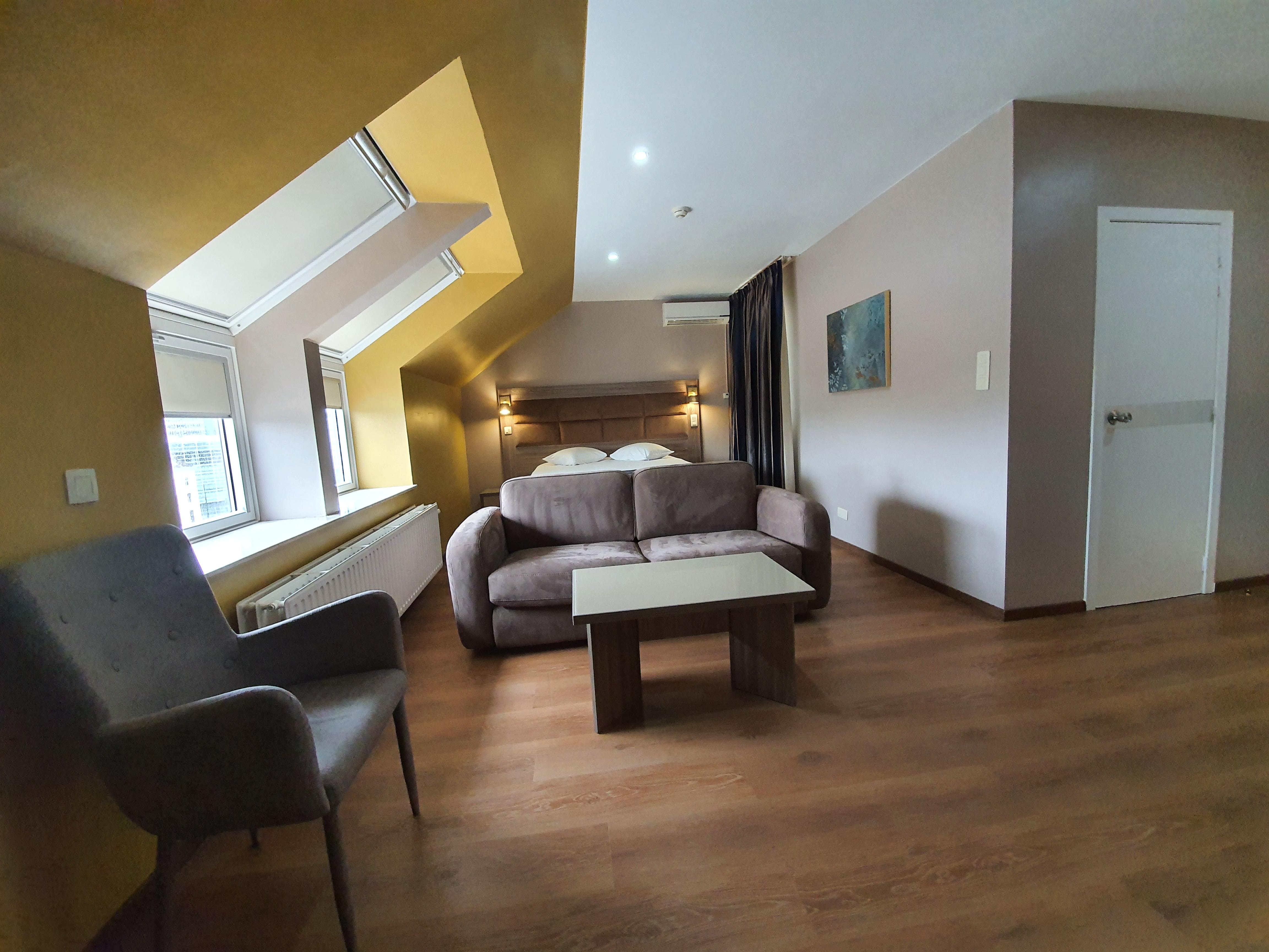 Hotel Midi-Zuid Saint-Gilles Zewnętrze zdjęcie