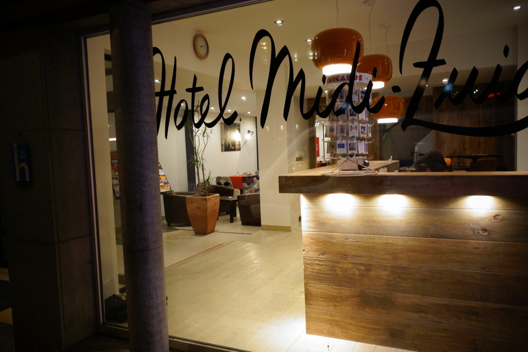 Hotel Midi-Zuid Saint-Gilles Zewnętrze zdjęcie