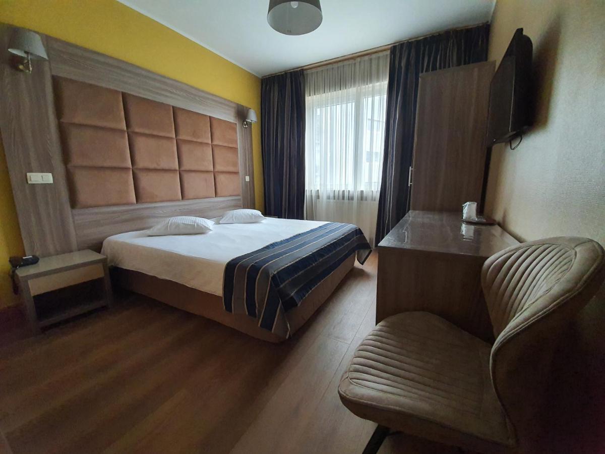 Hotel Midi-Zuid Saint-Gilles Zewnętrze zdjęcie
